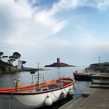 Cap Esterel Raphael Cocon Varois Vue Mer